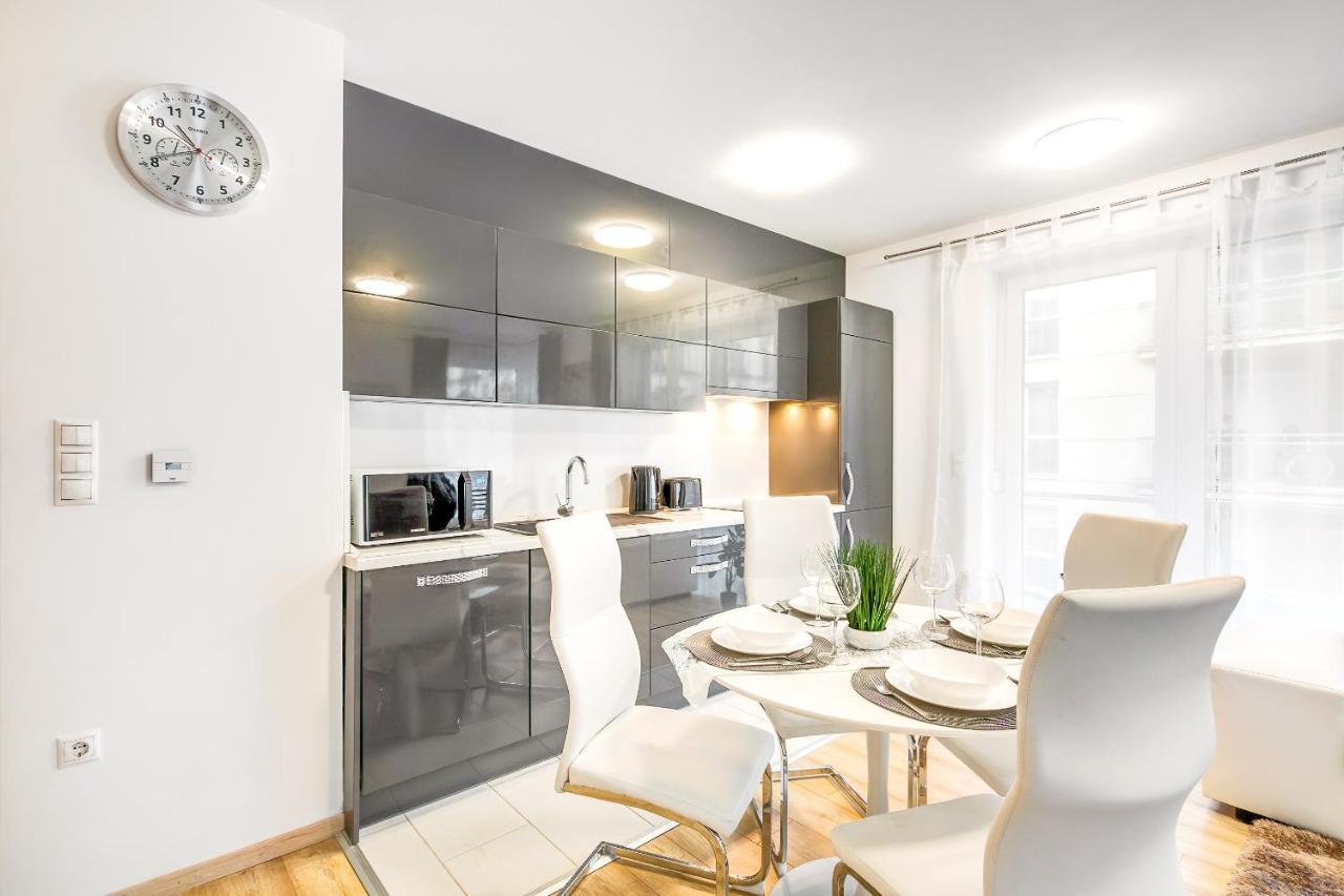 Modern Apartment With Free Garage And Balcony In The Downtown บูดาเปสต์ ภายนอก รูปภาพ