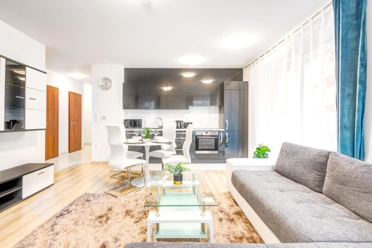 Modern Apartment With Free Garage And Balcony In The Downtown บูดาเปสต์ ภายนอก รูปภาพ