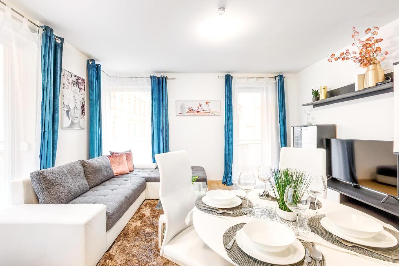 Modern Apartment With Free Garage And Balcony In The Downtown บูดาเปสต์ ภายนอก รูปภาพ