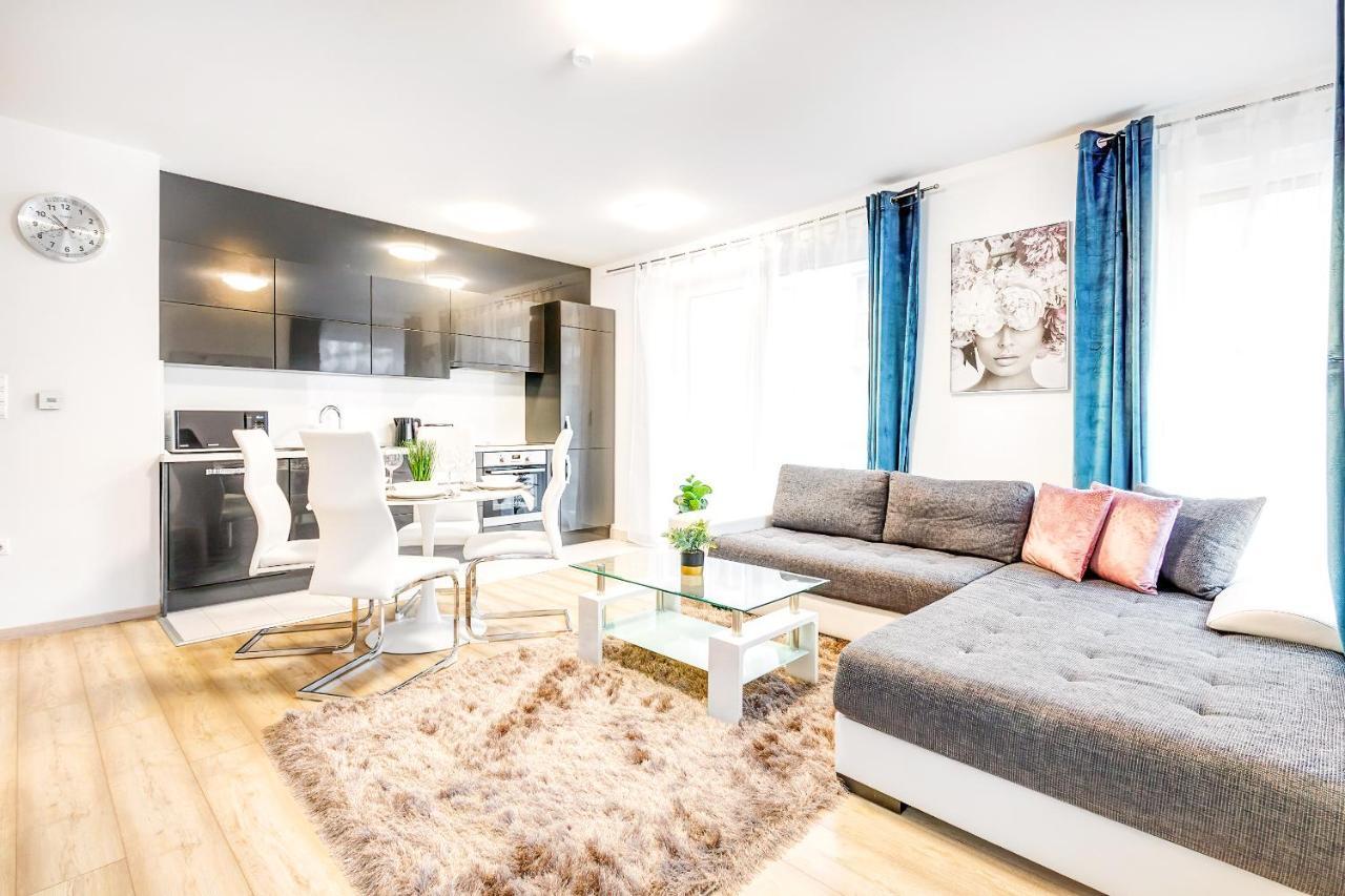 Modern Apartment With Free Garage And Balcony In The Downtown บูดาเปสต์ ภายนอก รูปภาพ